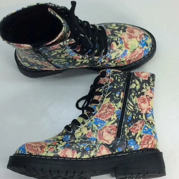 NWT Sugar Kaedy Floral Combat Boots – Size 11 – Memory‑Foam Comfort - Picture 2 of 8